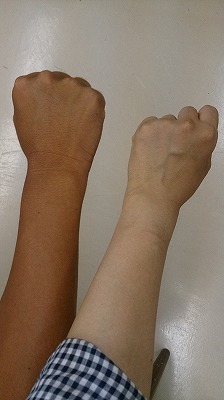 野球取材で日焼けしたかな?と思いましたが、記者の先輩と比べて一安心(笑)