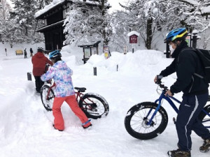 バイク押す